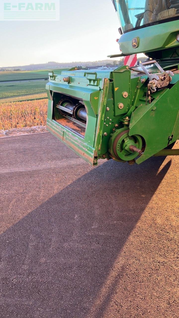 Mähdrescher van het type John Deere T550 HM, Gebrauchtmaschine in REDLHAM (Foto 12)