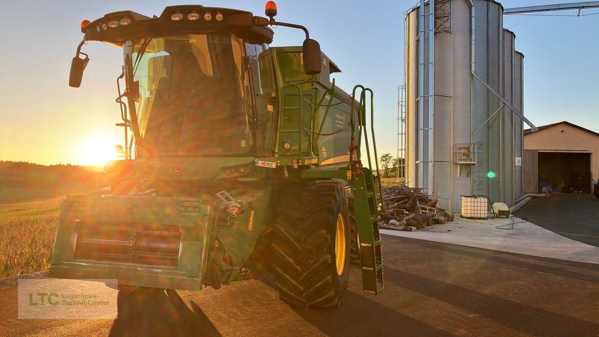 Mähdrescher типа John Deere T550 HM, Gebrauchtmaschine в Korneuburg (Фотография 1)