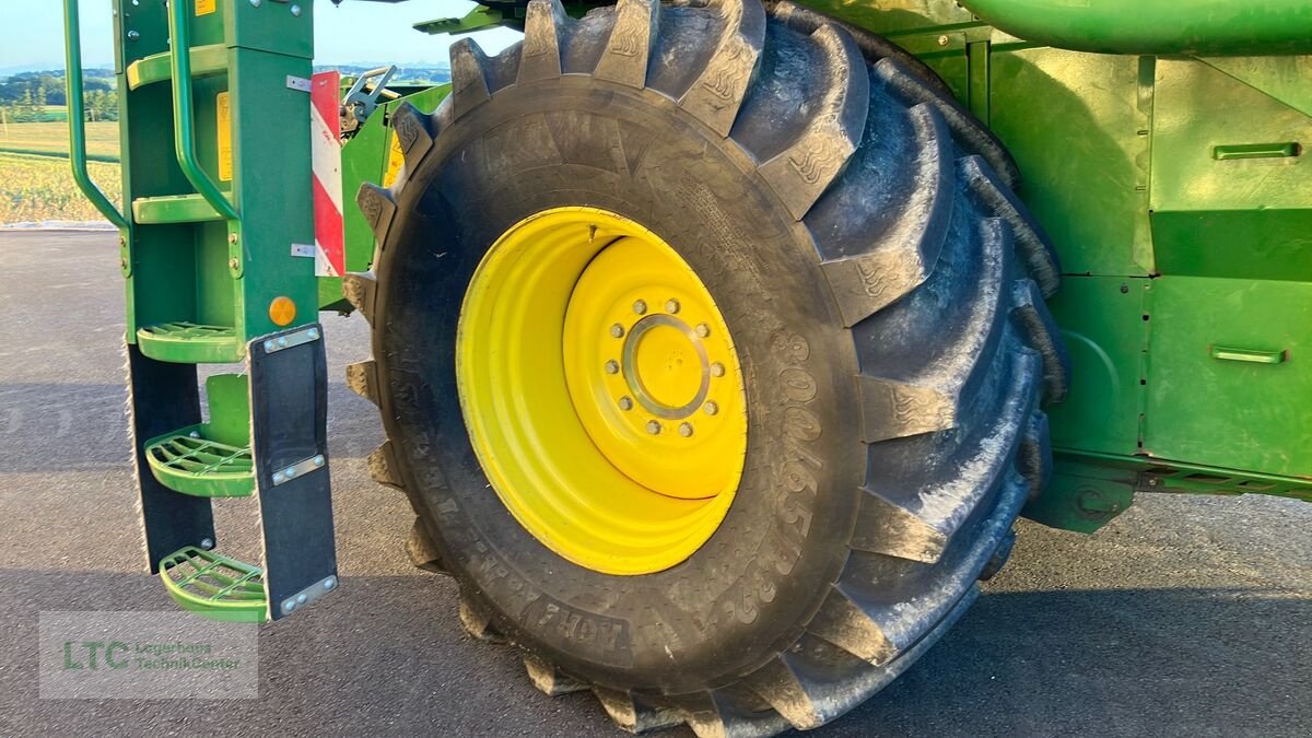 Mähdrescher des Typs John Deere T550 HM, Gebrauchtmaschine in Redlham (Bild 13)