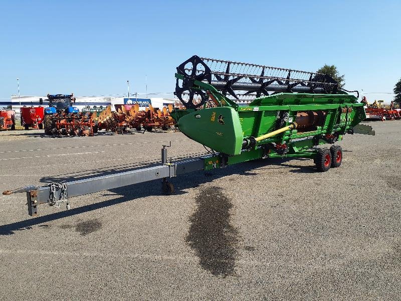 Mähdrescher des Typs John Deere T550, Gebrauchtmaschine in ANTIGNY (Bild 2)