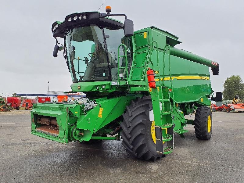 Mähdrescher от тип John Deere T550, Gebrauchtmaschine в ANTIGNY (Снимка 2)