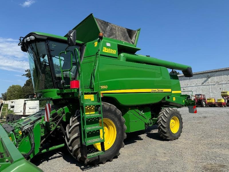 Mähdrescher tip John Deere T550, Gebrauchtmaschine in ESCAUDOEUVRES (Poză 1)