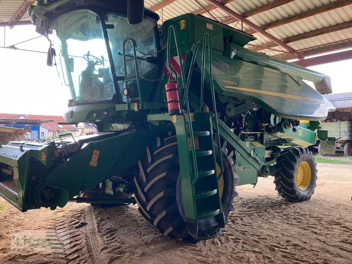 Mähdrescher du type John Deere T550, Gebrauchtmaschine en Korneuburg (Photo 7)