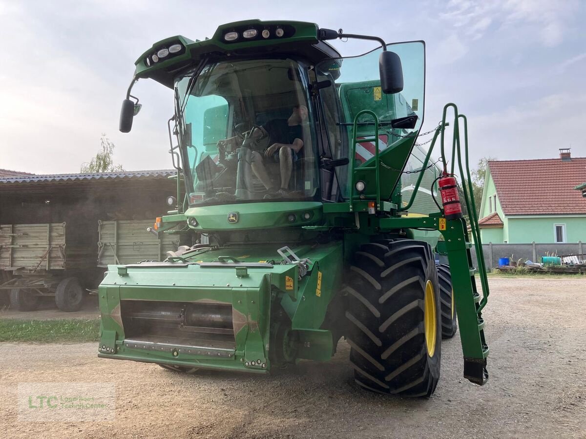 Mähdrescher van het type John Deere T550, Gebrauchtmaschine in Korneuburg (Foto 1)