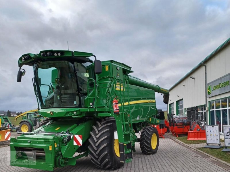 Mähdrescher of the type John Deere T550i HM, Neumaschine in Münchberg (Picture 1)