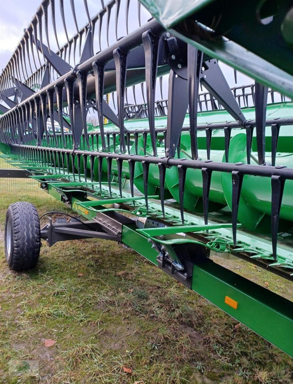 Mähdrescher of the type John Deere T550i HM, Neumaschine in Münchberg (Picture 10)