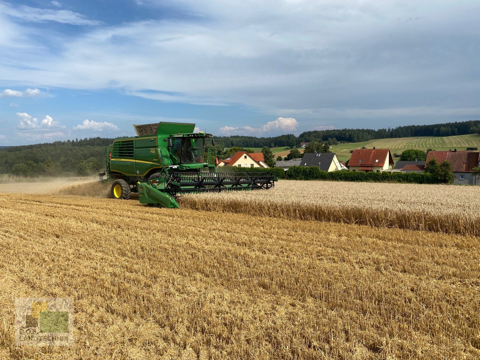 Mähdrescher des Typs John Deere T560 Hillmaster, Gebrauchtmaschine in Regensburg (Bild 2)