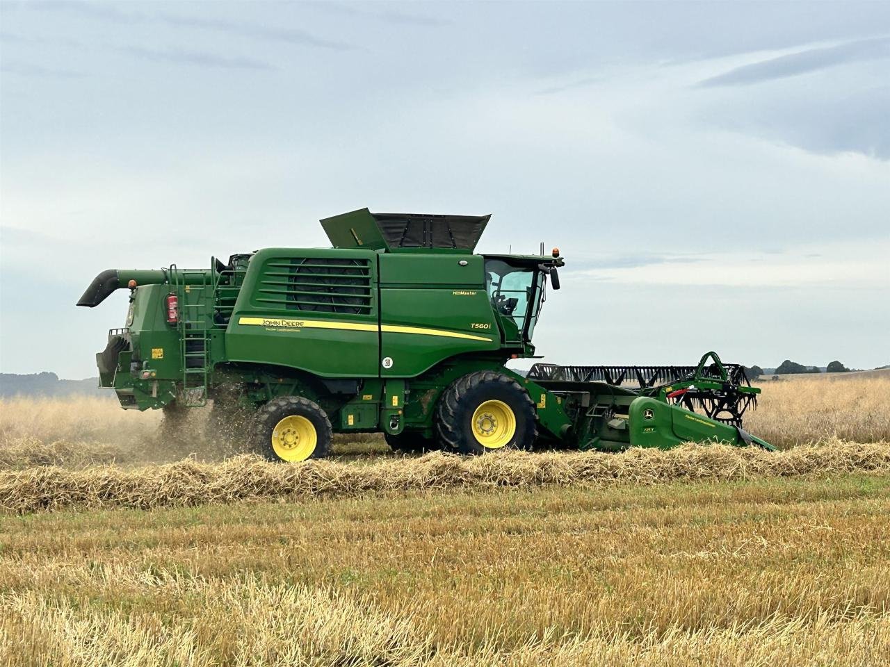 Mähdrescher van het type John Deere T560 HM Demo, Gebrauchtmaschine in Zweibrücken (Foto 7)