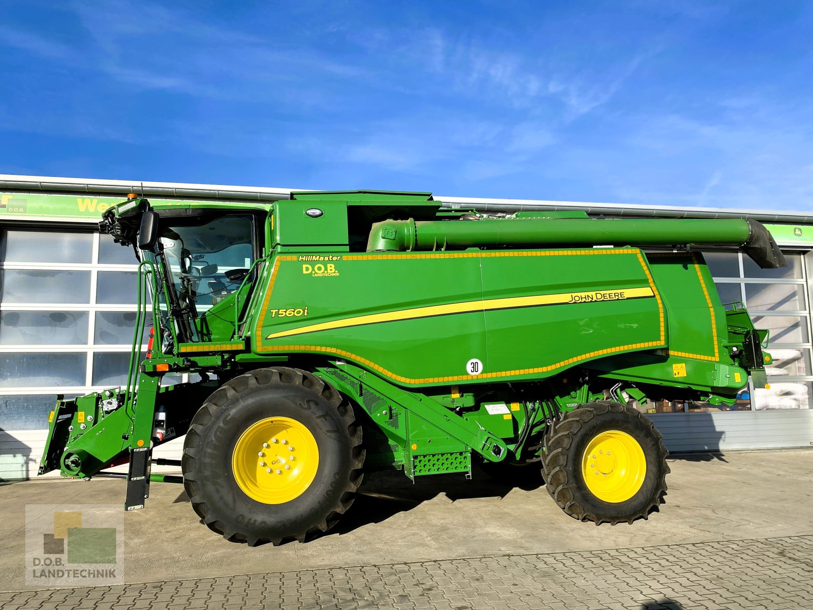 Mähdrescher van het type John Deere T560 HM HillMaster, Gebrauchtmaschine in Lauterhofen (Foto 2)