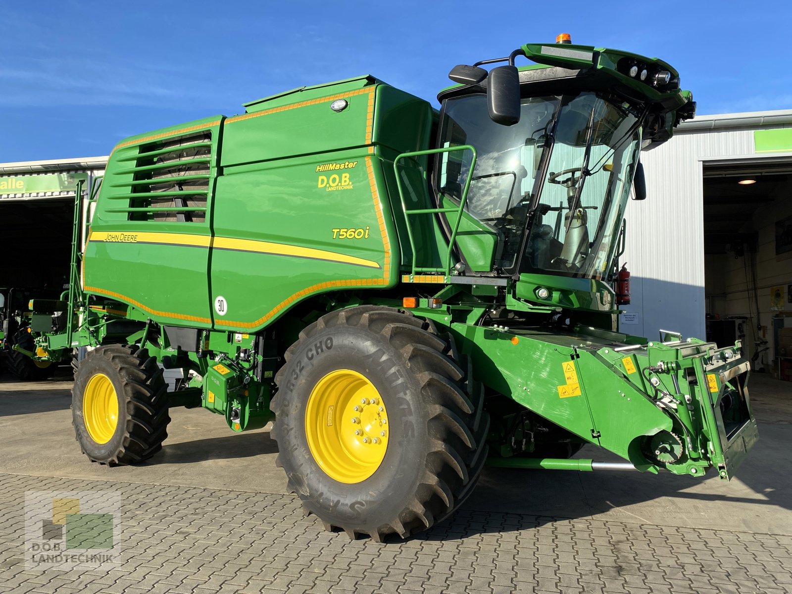 Mähdrescher van het type John Deere T560 HM HillMaster, Gebrauchtmaschine in Lauterhofen (Foto 9)