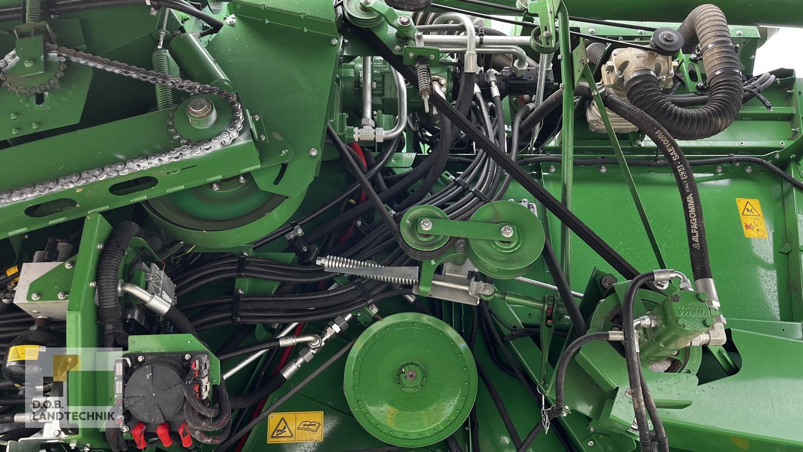 Mähdrescher du type John Deere T560 I HM, Gebrauchtmaschine en Langweid am Lech (Photo 15)