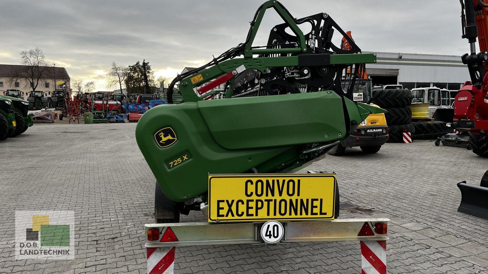 Mähdrescher del tipo John Deere T560 I HM, Gebrauchtmaschine In Langweid am Lech (Immagine 26)