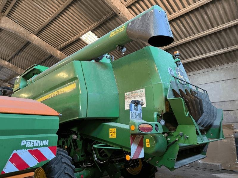 Mähdrescher van het type John Deere T560, Gebrauchtmaschine in Wargnies Le Grand (Foto 2)