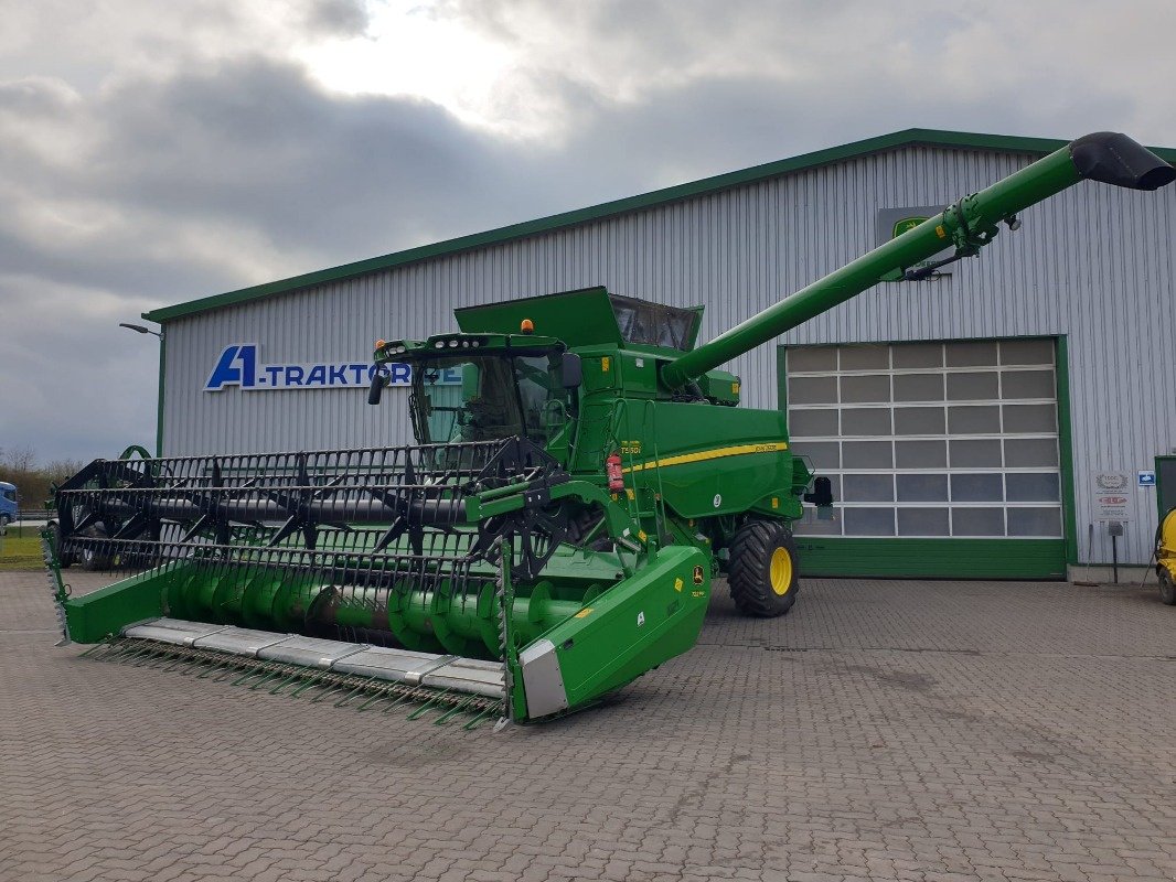 Mähdrescher tip John Deere T560, Gebrauchtmaschine in Sittensen (Poză 1)