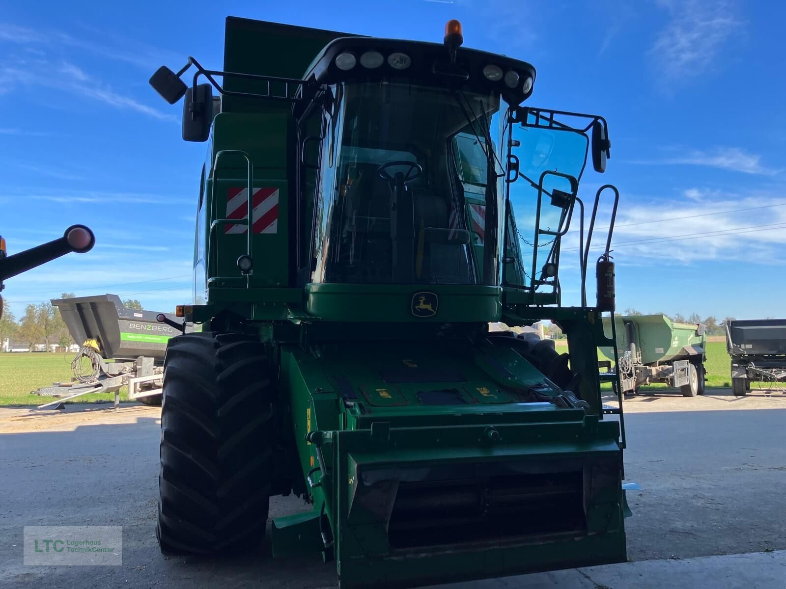 Mähdrescher van het type John Deere T560HM, Gebrauchtmaschine in Redlham (Foto 19)