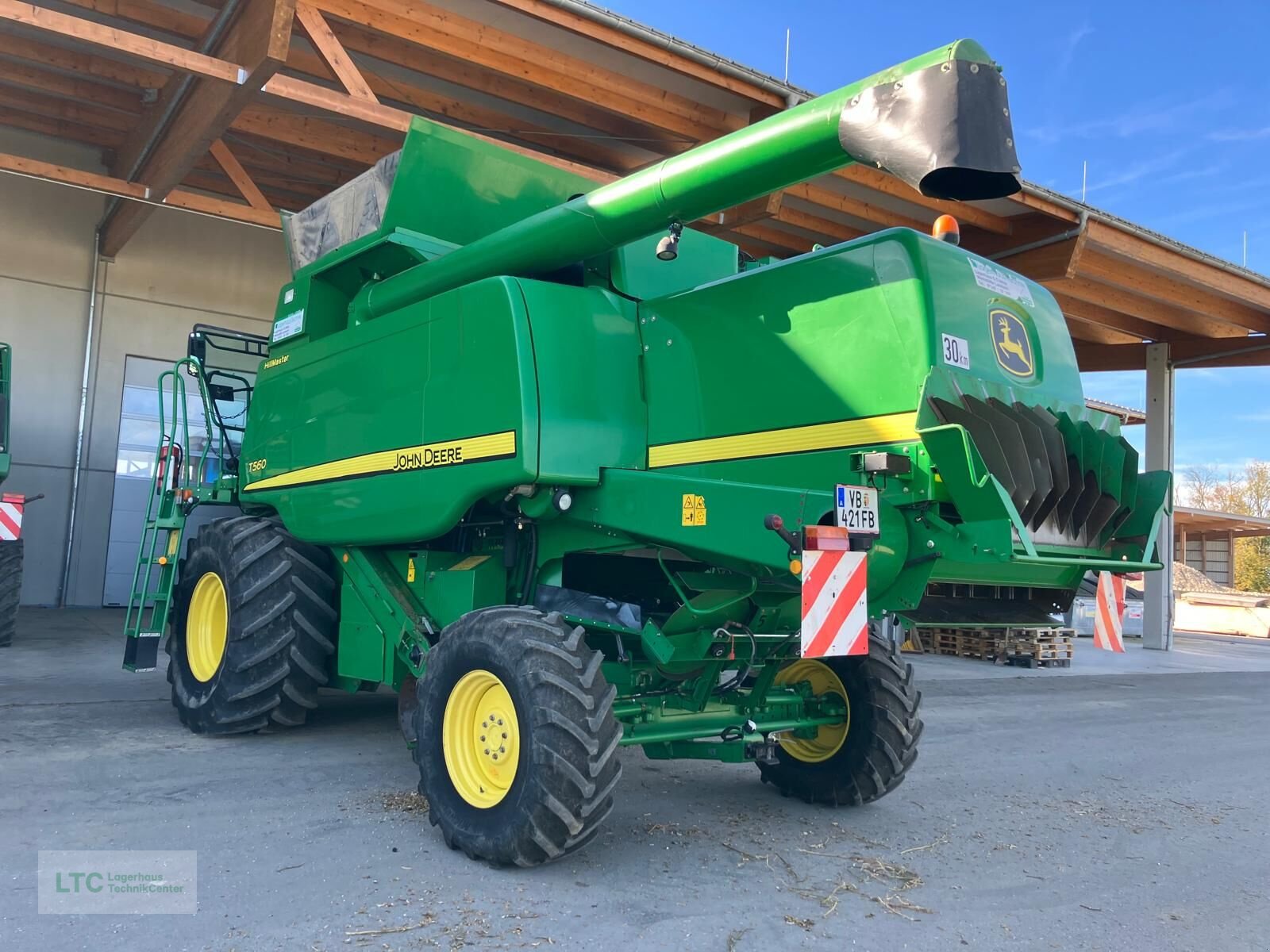 Mähdrescher van het type John Deere T560HM, Gebrauchtmaschine in Redlham (Foto 16)