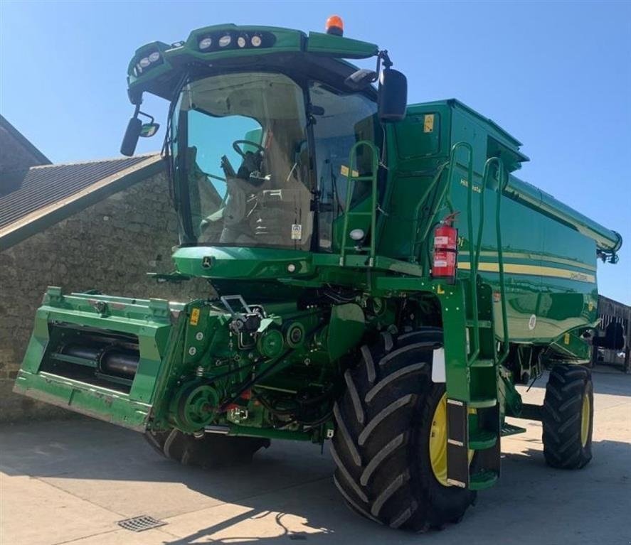 Mähdrescher tipa John Deere T560i 4WD Hillmaster 4WD. Incl JD 625R skærebord og vogn. Fin rystermaskine. 40 km/t. Autotrac and komplet harvest doc. Ring til Ulrik for mere info på 40255544. Jeg snakker Jysk, tysk og engelsk., Gebrauchtmaschine u Kolding (Slika 2)