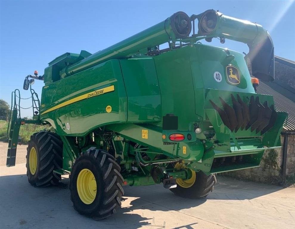 Mähdrescher del tipo John Deere T560i 4WD Hillmaster 4WD. Incl JD 625R skærebord og vogn. Fin rystermaskine. 40 km/t. Autotrac and komplet harvest doc. Ring til Ulrik for mere info på 40255544. Jeg snakker Jysk, tysk og engelsk., Gebrauchtmaschine In Kolding (Immagine 3)