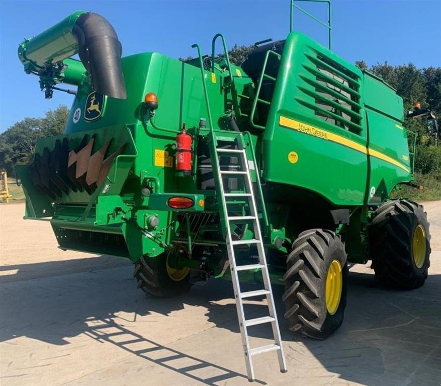 Mähdrescher от тип John Deere T560i 4WD Hillmaster 4WD. Incl JD 625R skærebord og vogn. Fin rystermaskine. 40 km/t. Autotrac and komplet harvest doc. Ring til Ulrik for mere info på 40255544. Jeg snakker Jysk, tysk og engelsk., Gebrauchtmaschine в Kolding (Снимка 5)