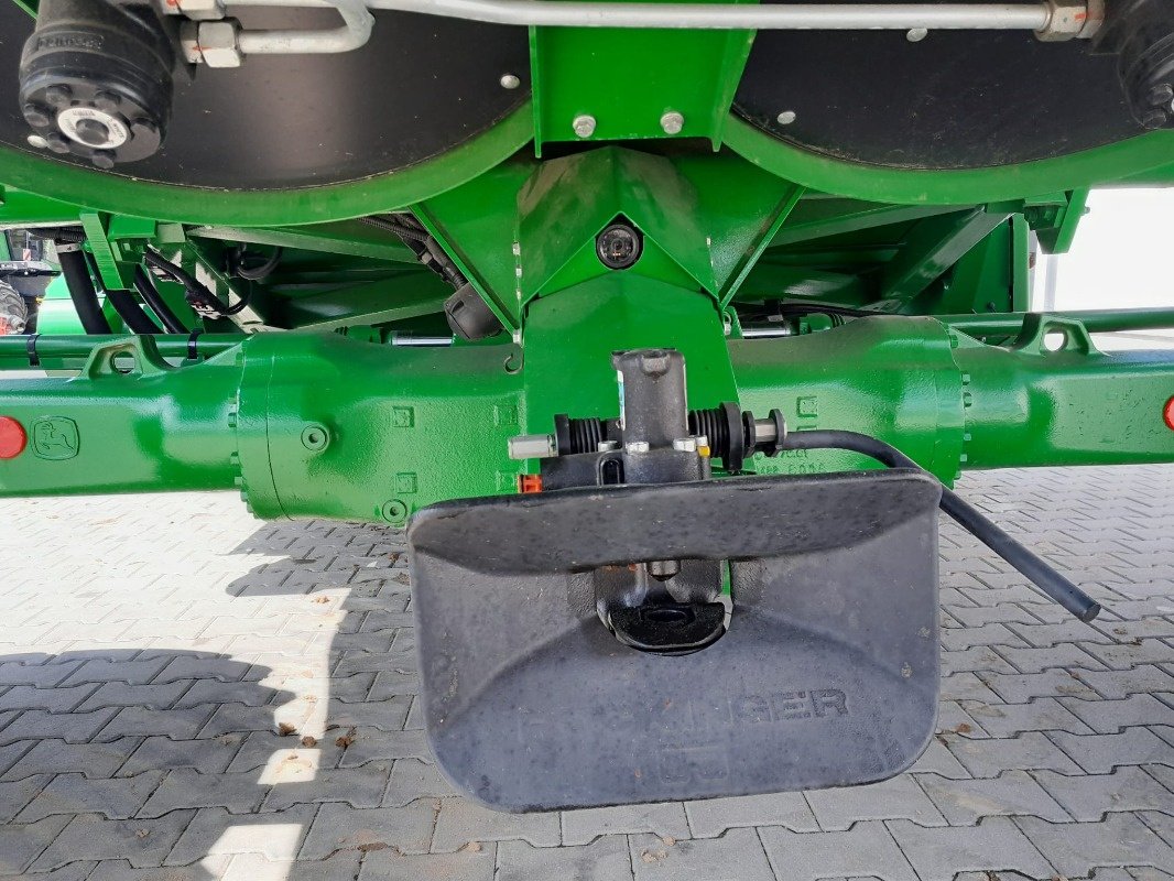 Mähdrescher du type John Deere T6 700, Neumaschine en Mrągowo (Photo 14)