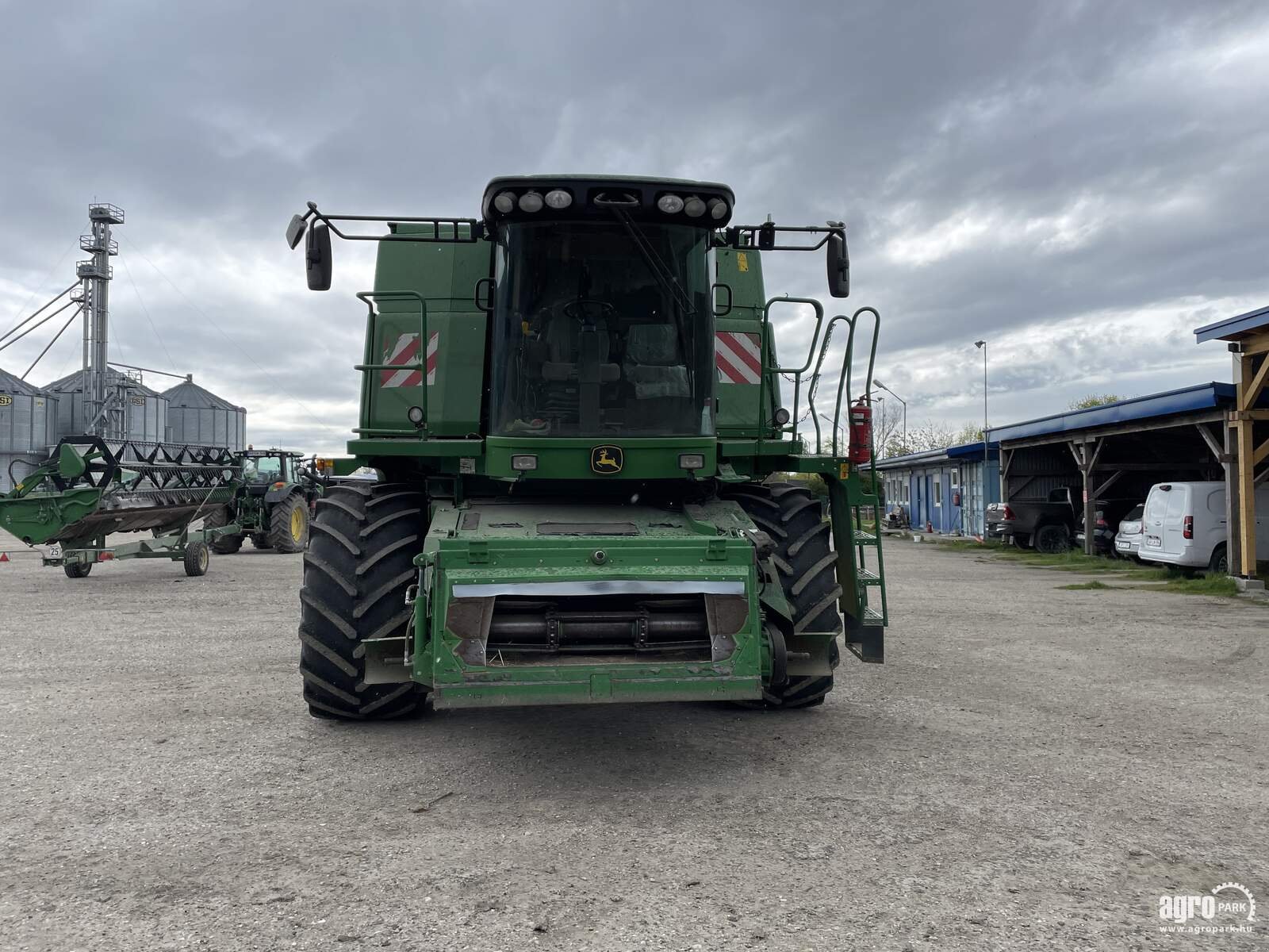 Mähdrescher типа John Deere T660 HillMaster, Gebrauchtmaschine в Csengele (Фотография 9)