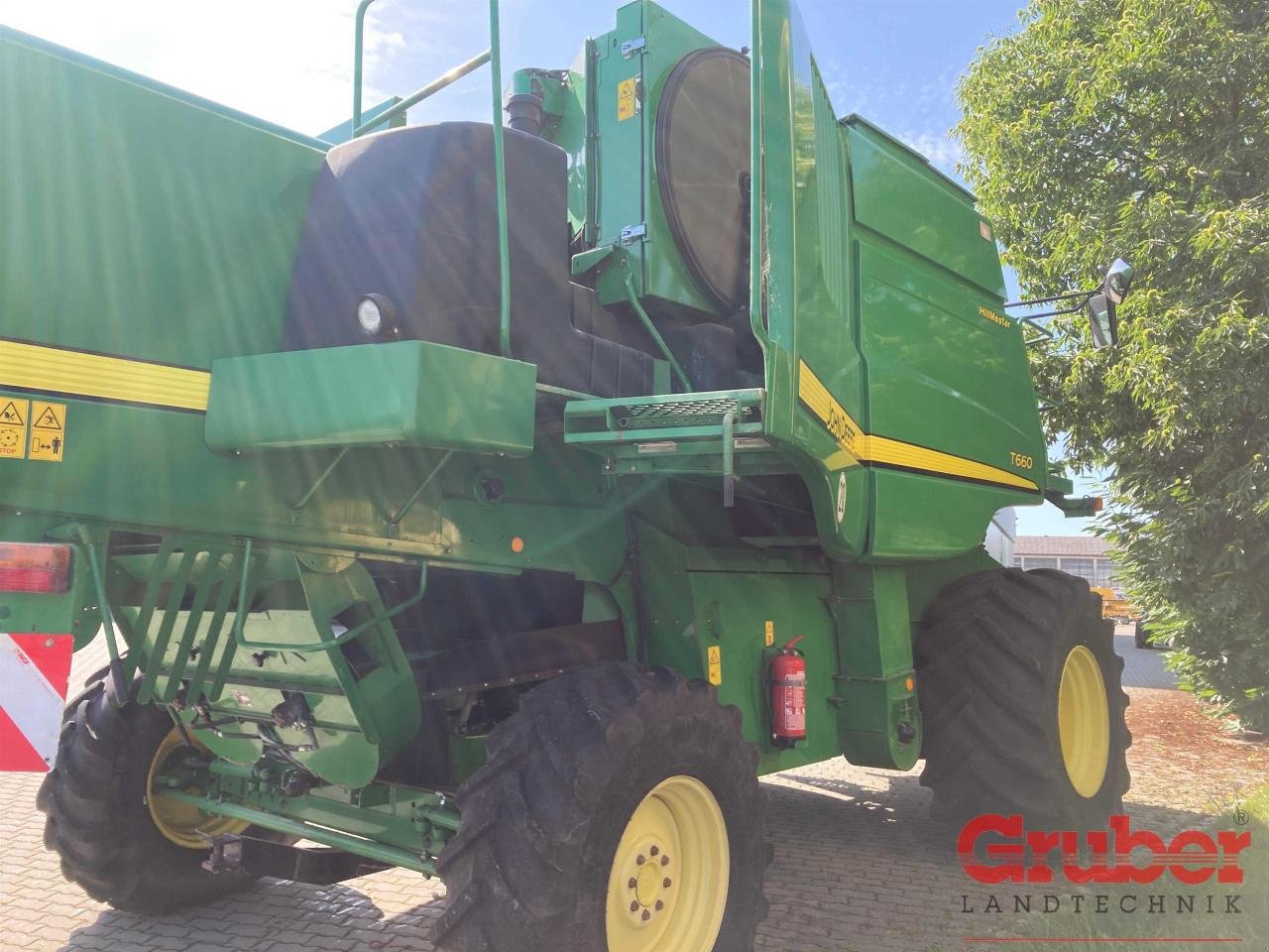 Mähdrescher of the type John Deere T660 Hillmaster, Gebrauchtmaschine in Ampfing (Picture 4)