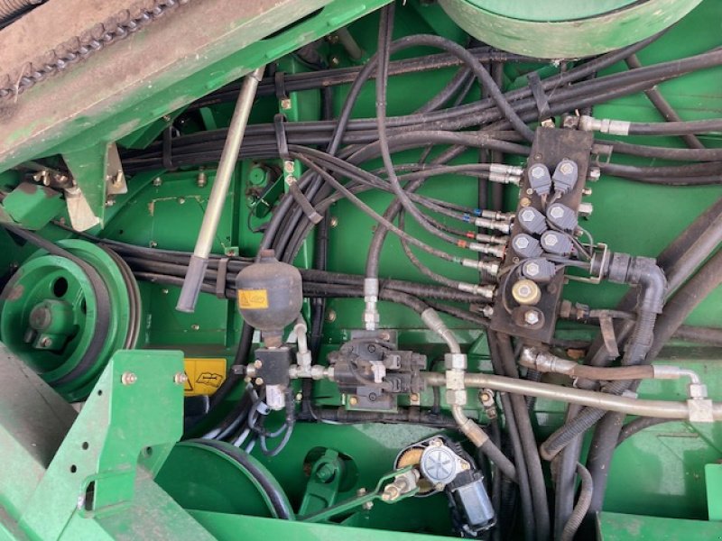 Mähdrescher of the type John Deere T660 Hilmaster, Gebrauchtmaschine in Bebra (Picture 11)