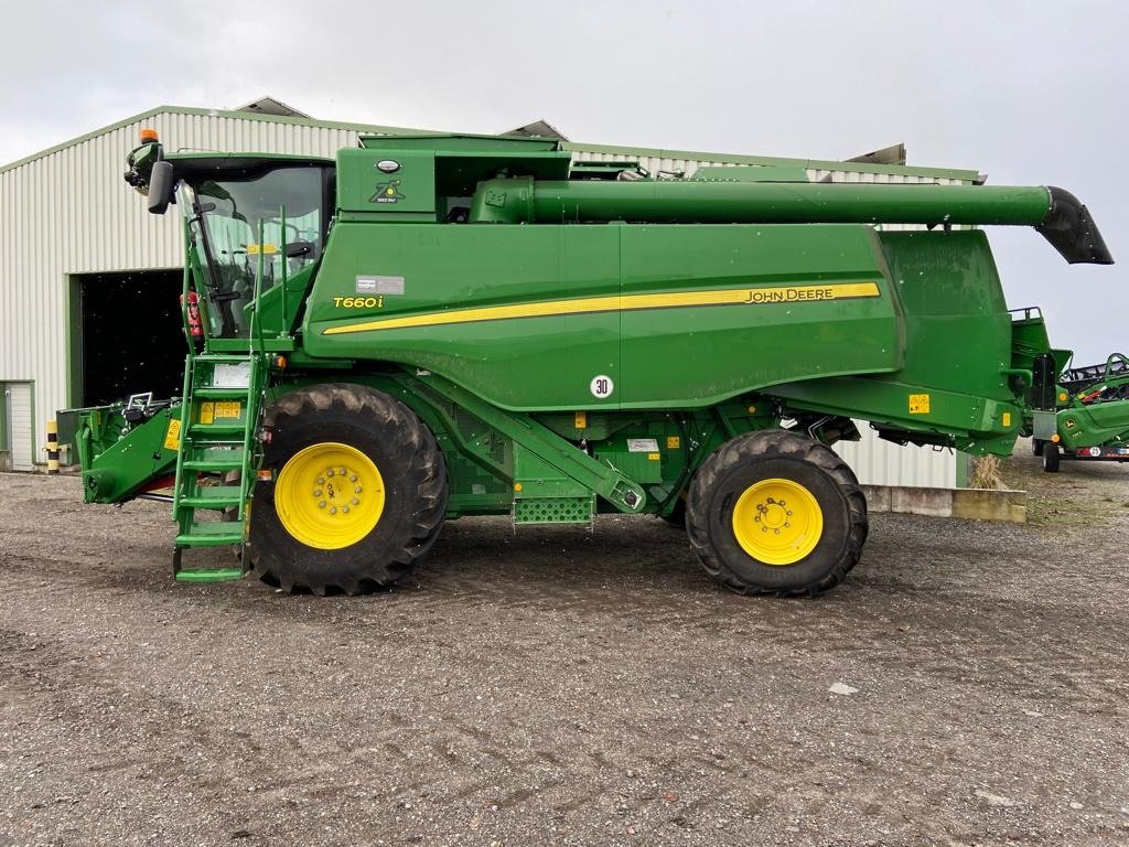 Mähdrescher of the type John Deere T660 MY22 ProD 30, Gebrauchtmaschine in Neubrandenburg (Picture 1)