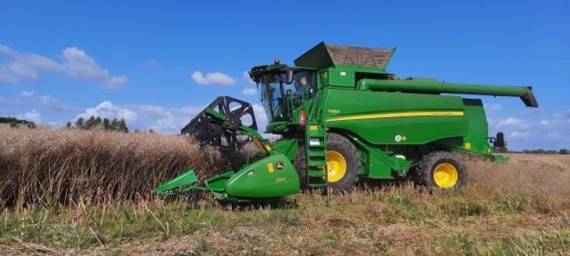 Mähdrescher типа John Deere T660, Gebrauchtmaschine в Hadsten (Фотография 3)