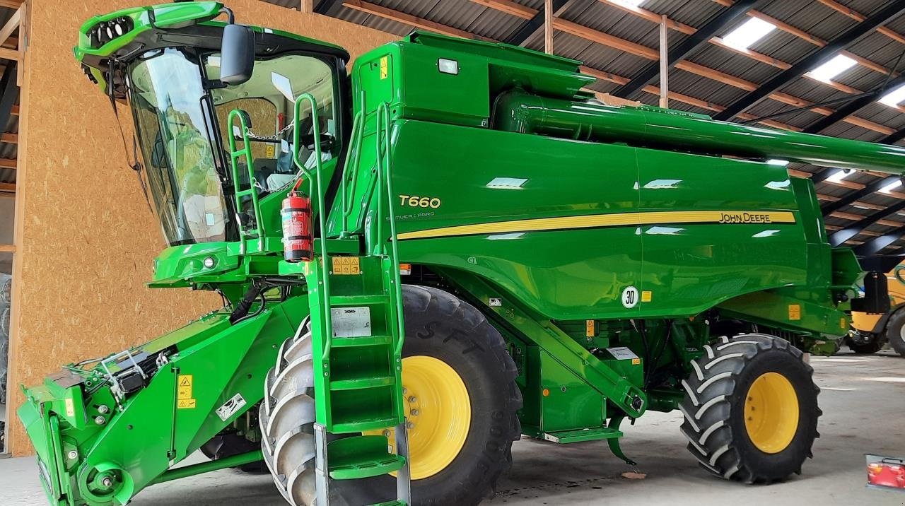 Mähdrescher tip John Deere T660, Gebrauchtmaschine in Hadsten (Poză 1)