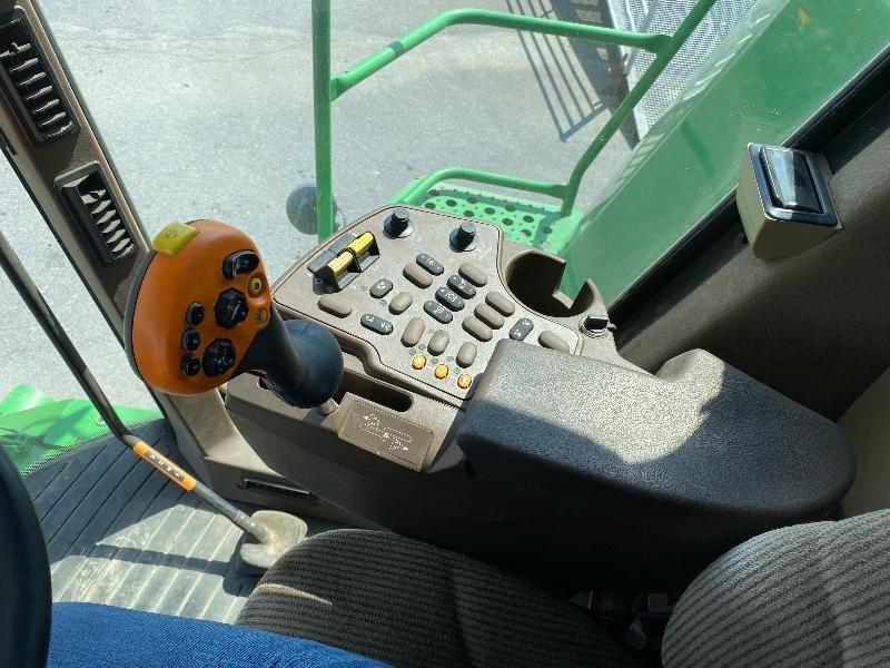 Mähdrescher typu John Deere T660, Gebrauchtmaschine w ESCAUDOEUVRES (Zdjęcie 8)