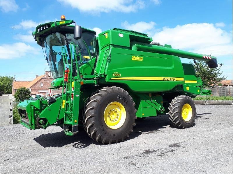 Mähdrescher van het type John Deere T660, Gebrauchtmaschine in ESCAUDOEUVRES (Foto 1)