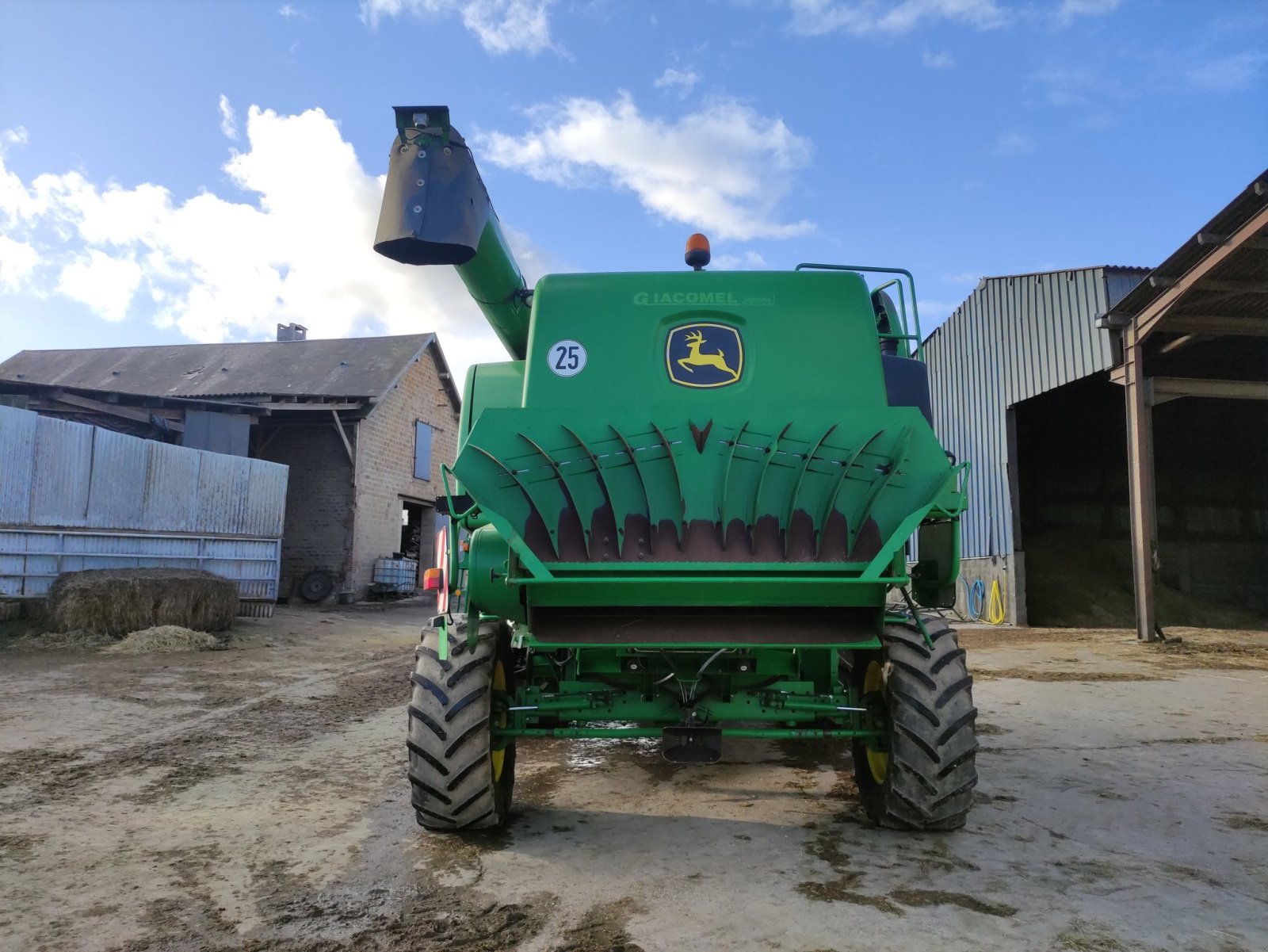 Mähdrescher типа John Deere T660, Gebrauchtmaschine в Trun (Фотография 4)