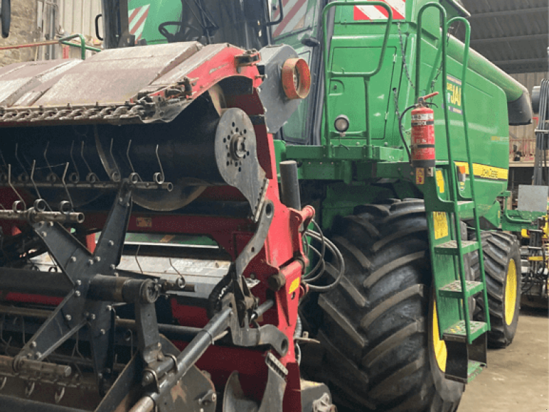 Mähdrescher tip John Deere T660, Gebrauchtmaschine in TREMEUR (Poză 1)