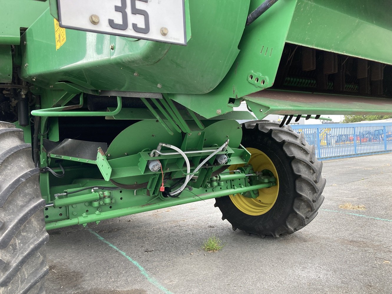 Mähdrescher van het type John Deere T660, Gebrauchtmaschine in TREMEUR (Foto 5)