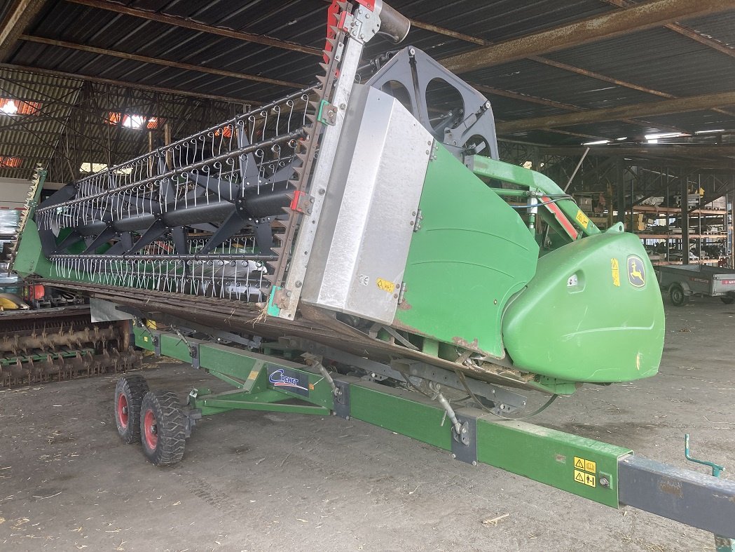 Mähdrescher van het type John Deere T660, Gebrauchtmaschine in TREMEUR (Foto 10)