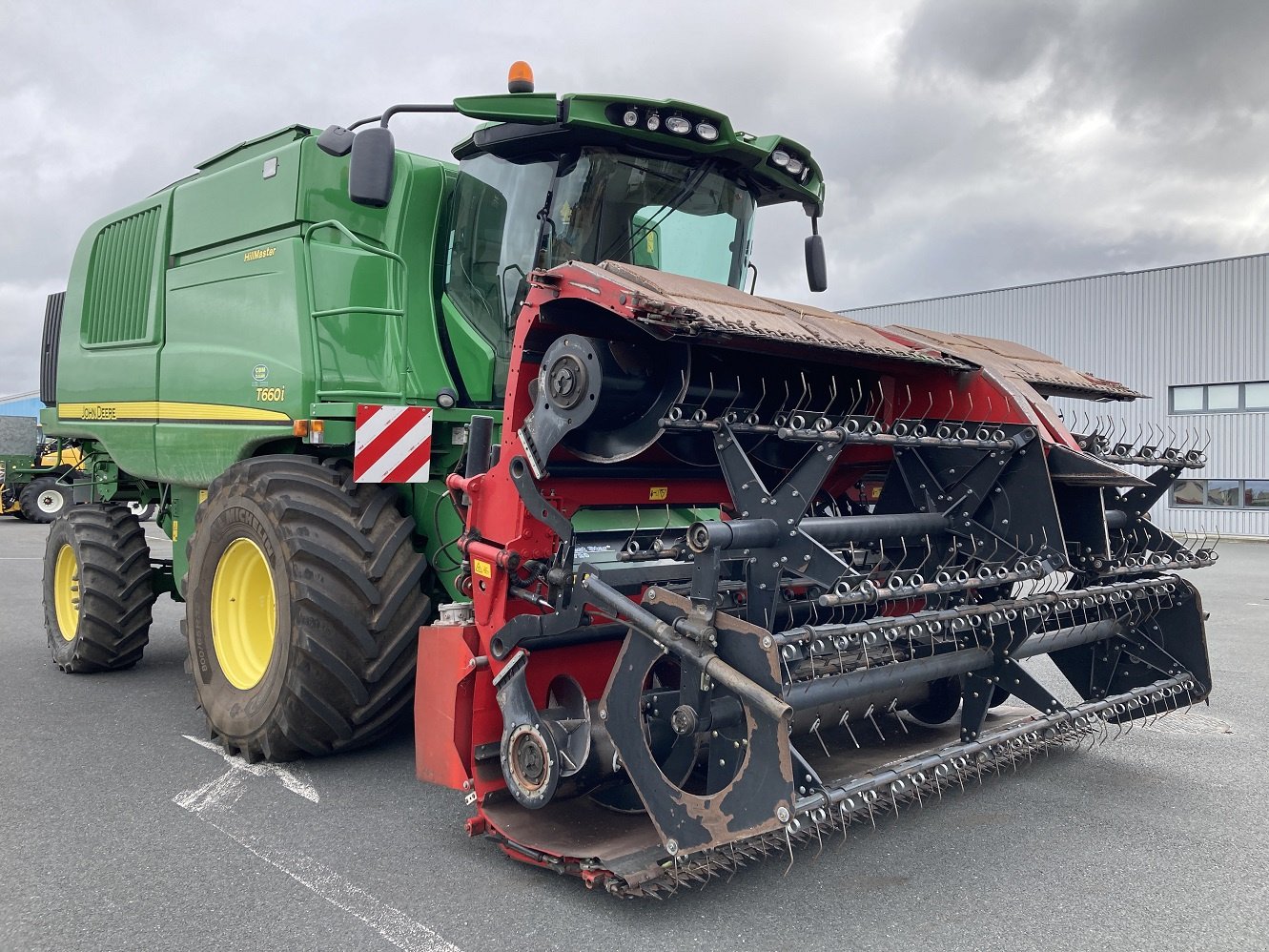 Mähdrescher tip John Deere T660, Gebrauchtmaschine in TREMEUR (Poză 2)