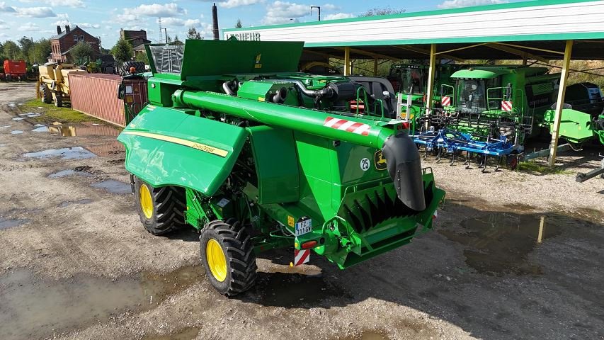 Mähdrescher du type John Deere T660HM, Gebrauchtmaschine en BOSC LE HARD (Photo 3)