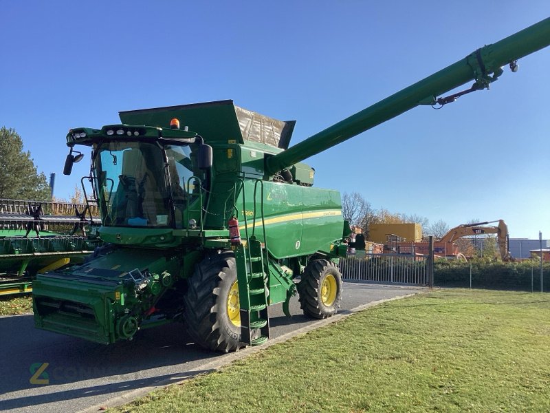 Mähdrescher des Typs John Deere T660i mit 630X Schneidwerk, Gebrauchtmaschine in Rauschwitz (Bild 1)