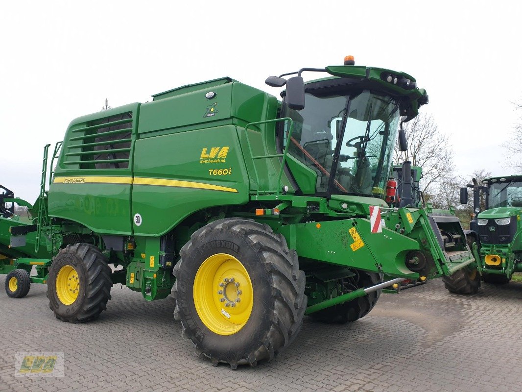 Mähdrescher типа John Deere T660i mit 730PF, Gebrauchtmaschine в Schenkenberg (Фотография 3)