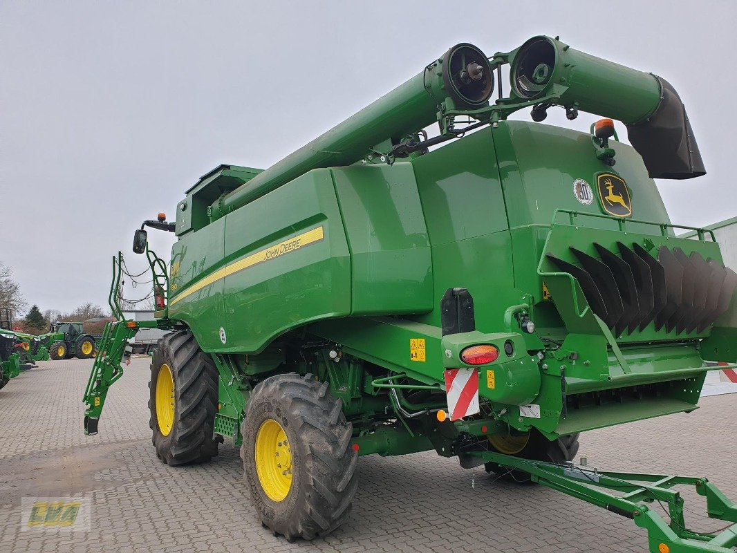 Mähdrescher du type John Deere T660i mit 730PF, Gebrauchtmaschine en Schenkenberg (Photo 4)