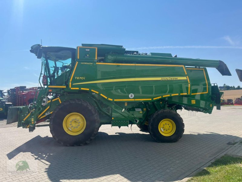 Mähdrescher of the type John Deere T670 HM, Neumaschine in Triebes