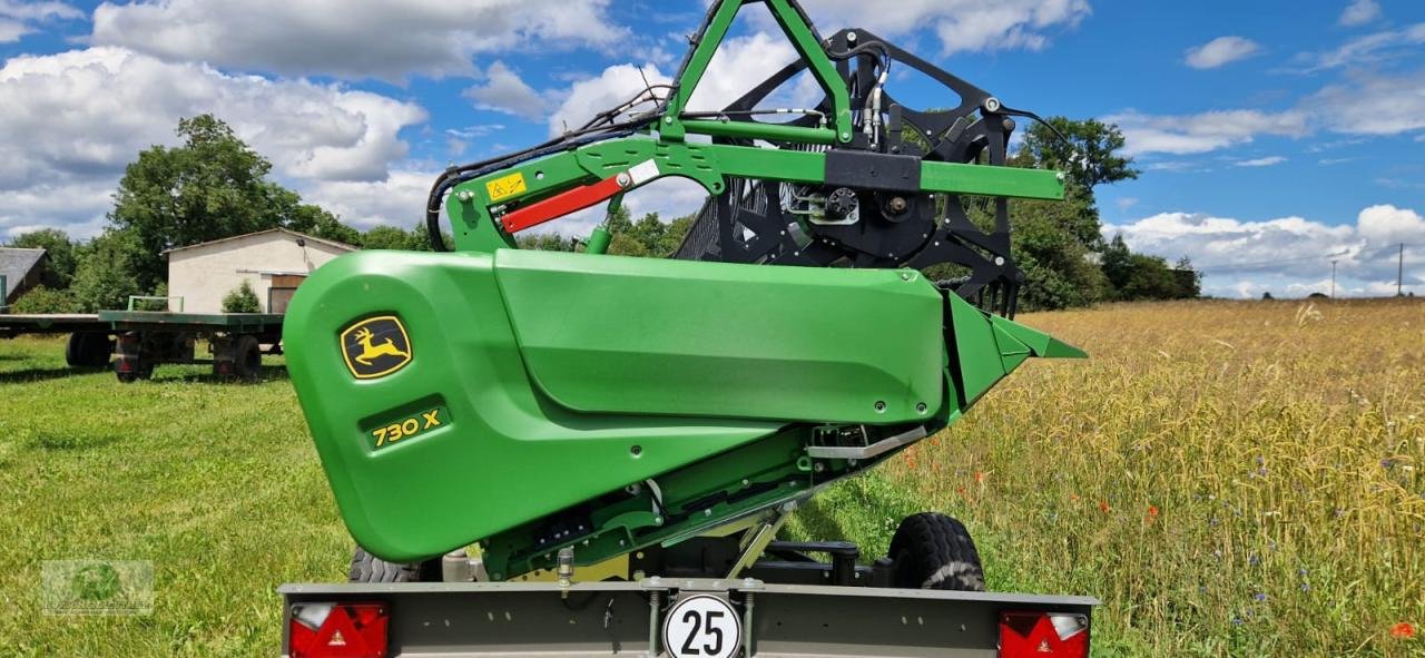 Mähdrescher of the type John Deere T670 HM, Neumaschine in Triebes (Picture 10)