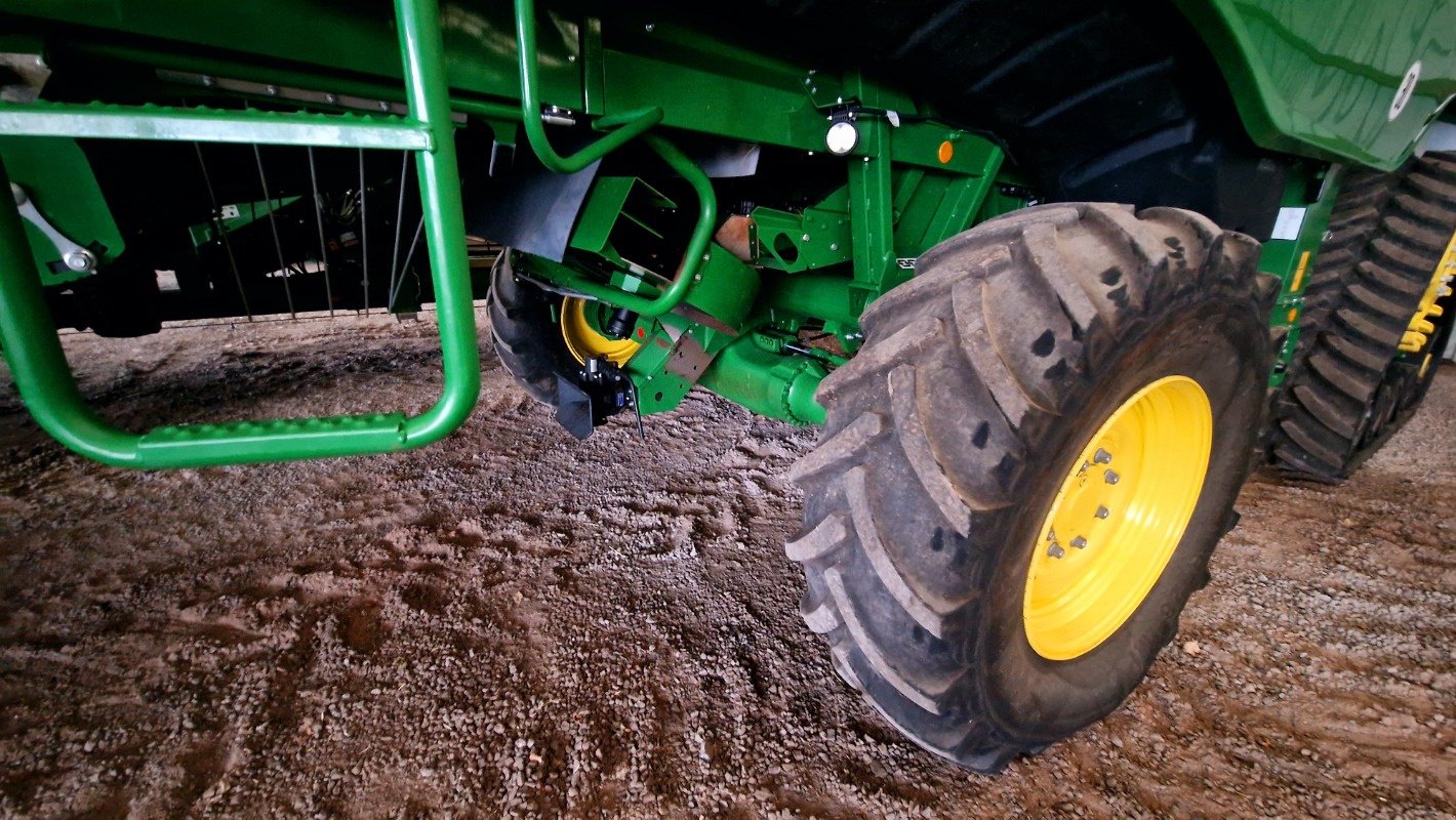 Mähdrescher of the type John Deere T670 Raupe mit 730FD, Gebrauchtmaschine in Kölleda (Picture 12)