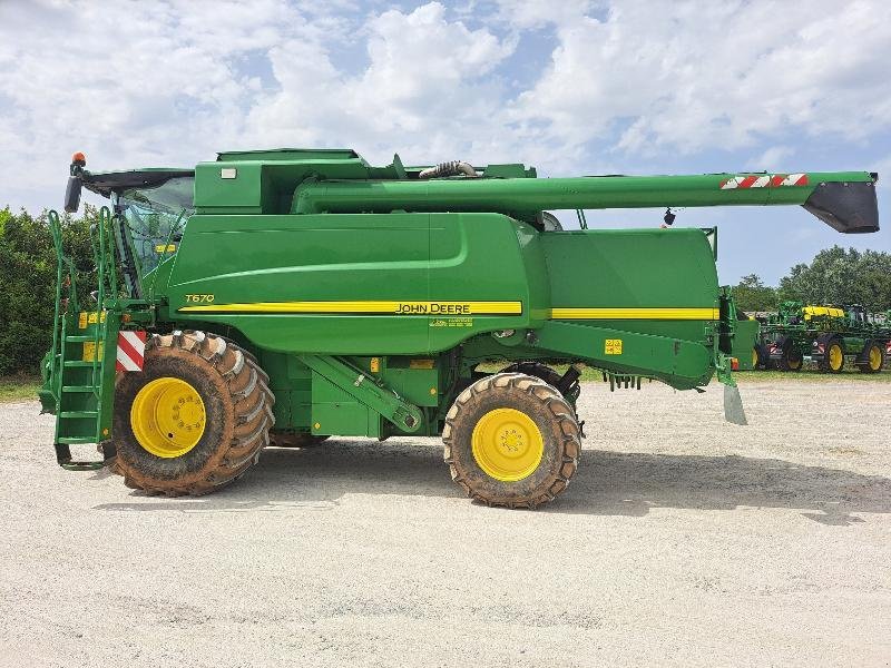 Mähdrescher typu John Deere T670, Gebrauchtmaschine v SAINT GENEST D'AMBIERE (Obrázek 2)