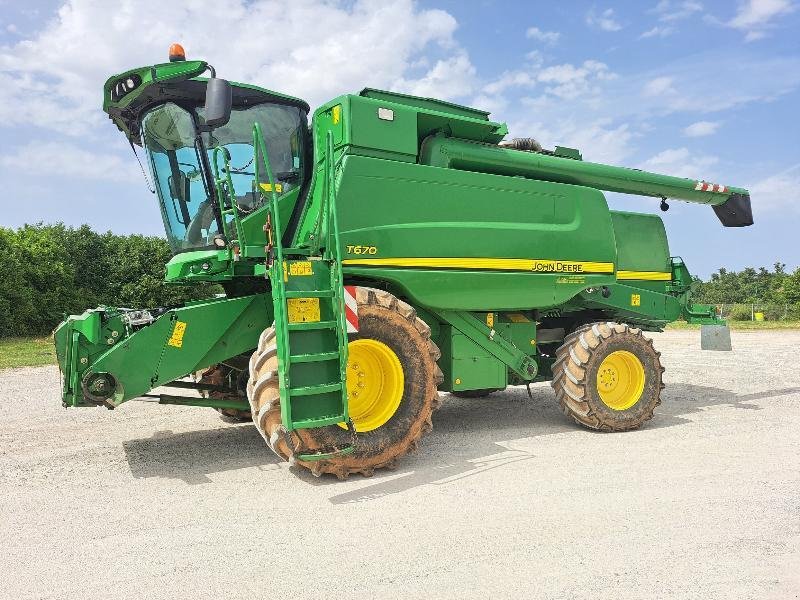 Mähdrescher of the type John Deere T670, Gebrauchtmaschine in SAINT GENEST D'AMBIERE (Picture 1)