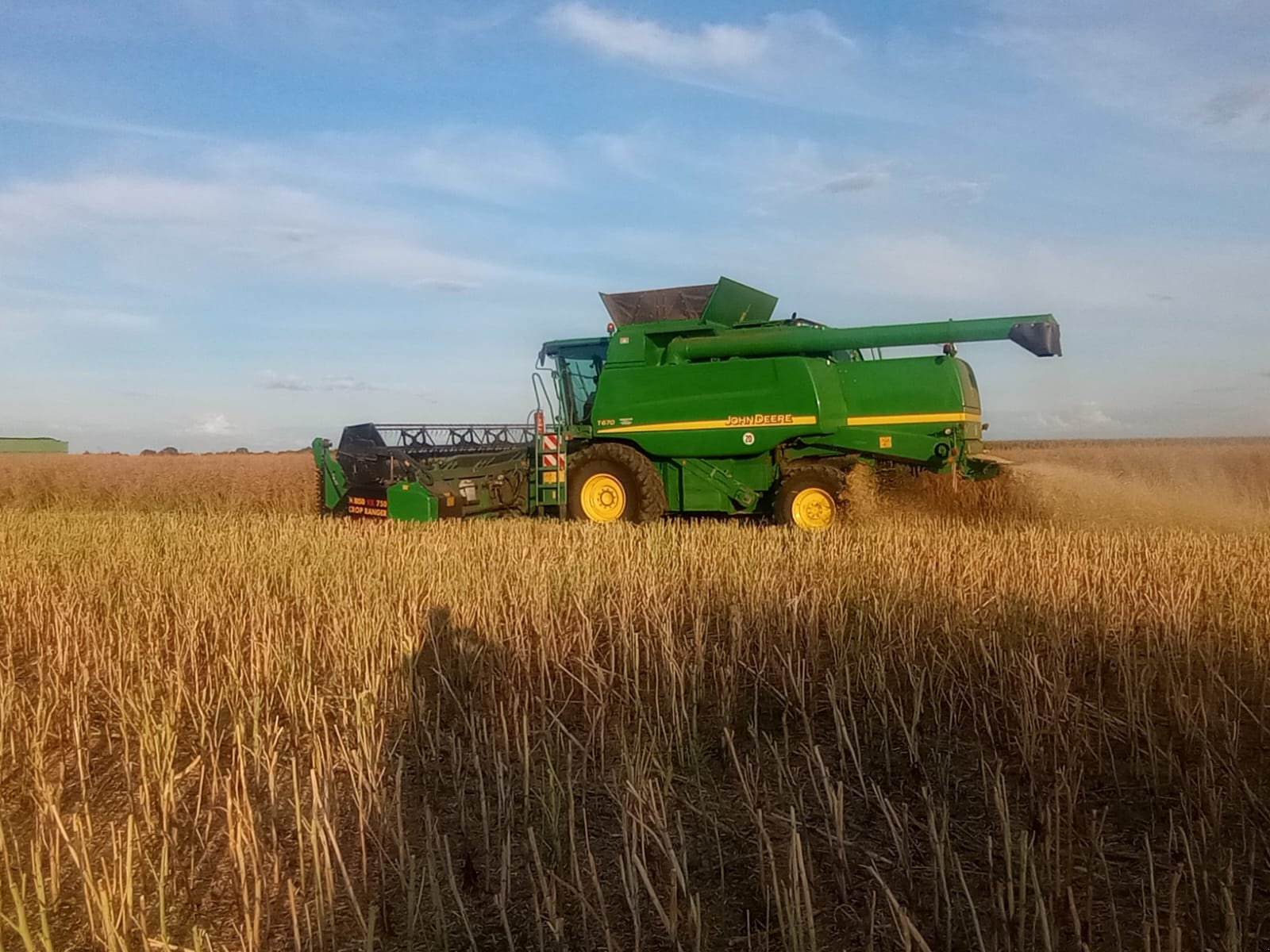 Mähdrescher от тип John Deere T670, Gebrauchtmaschine в Schweringen (Снимка 3)