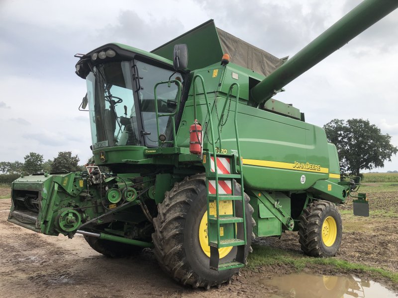 Mähdrescher des Typs John Deere T670, Gebrauchtmaschine in Schweringen (Bild 1)