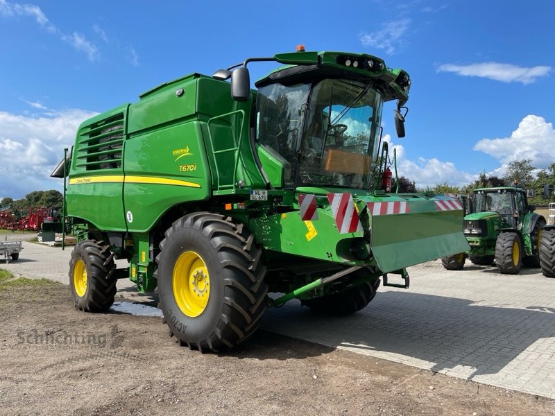 Mähdrescher of the type John Deere T670, Vorführmaschine in Marxen