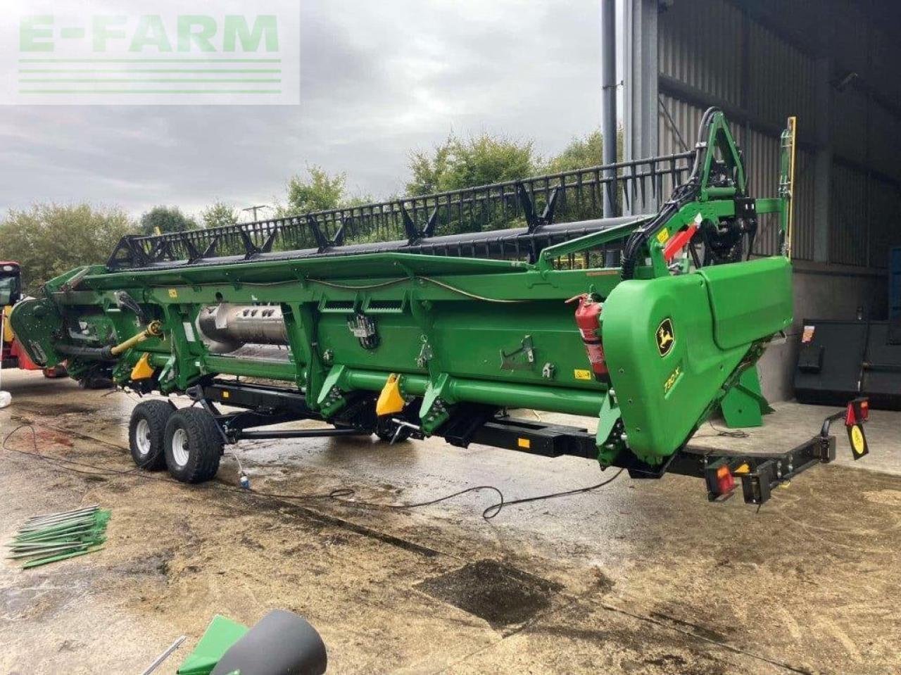 Mähdrescher of the type John Deere T670I HILLMASTER, Gebrauchtmaschine in MICHELDEVER, WINCHESTER (Picture 2)